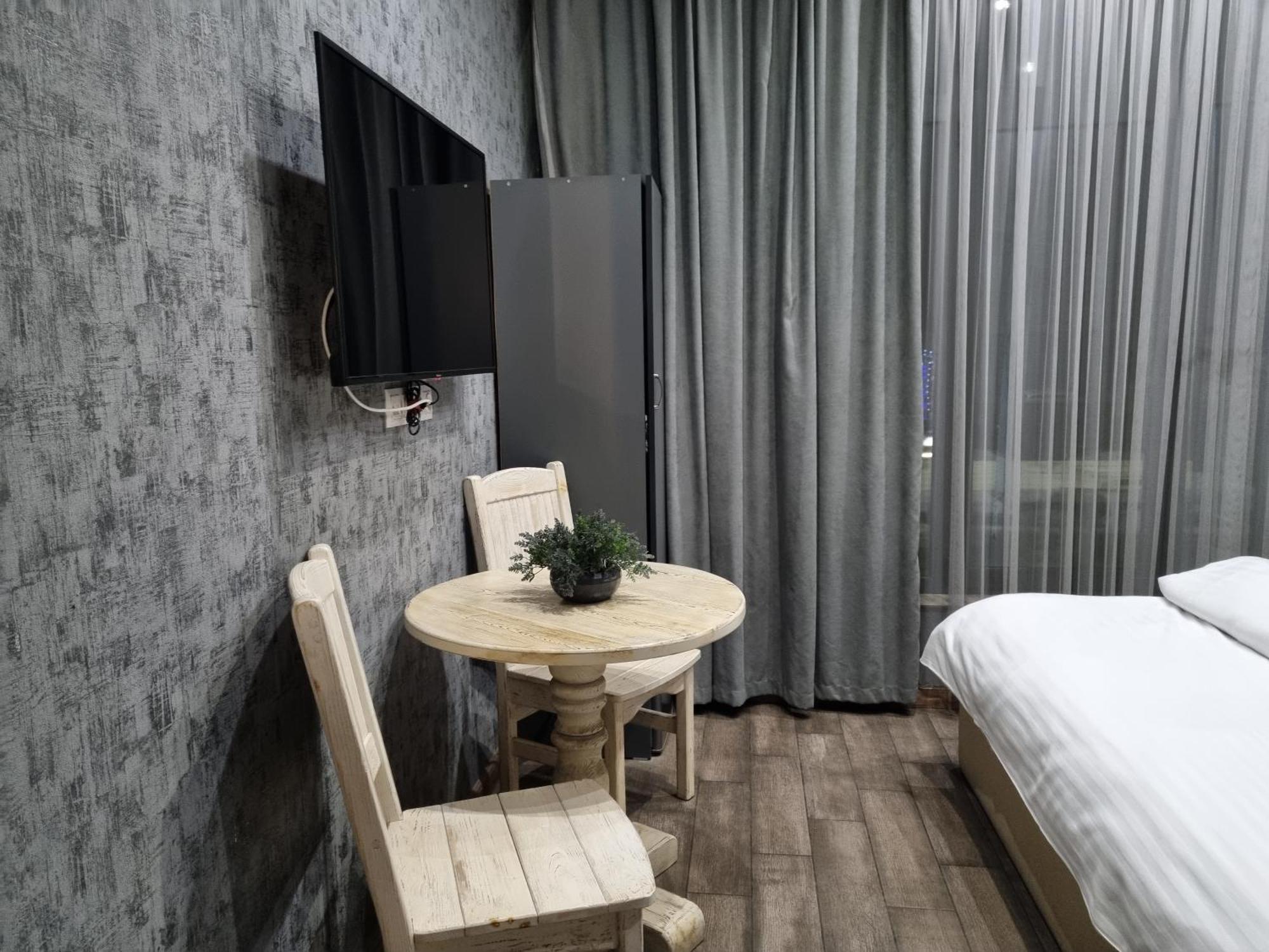 יירבאן Day Inn Hotel מראה חיצוני תמונה