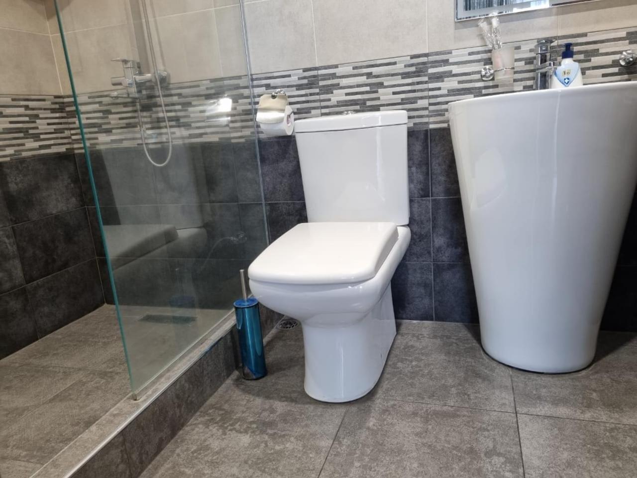 יירבאן Day Inn Hotel מראה חיצוני תמונה