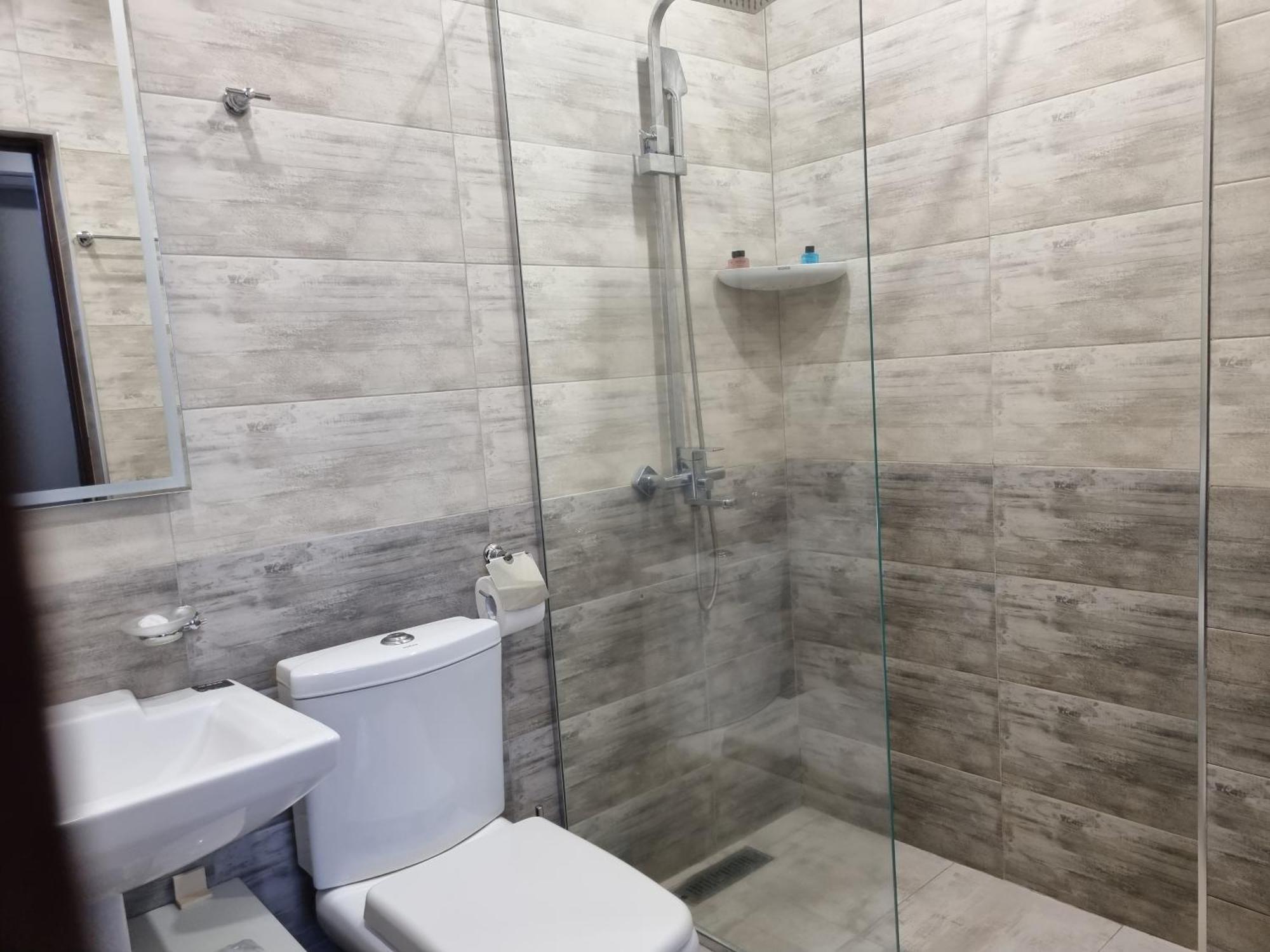 יירבאן Day Inn Hotel מראה חיצוני תמונה
