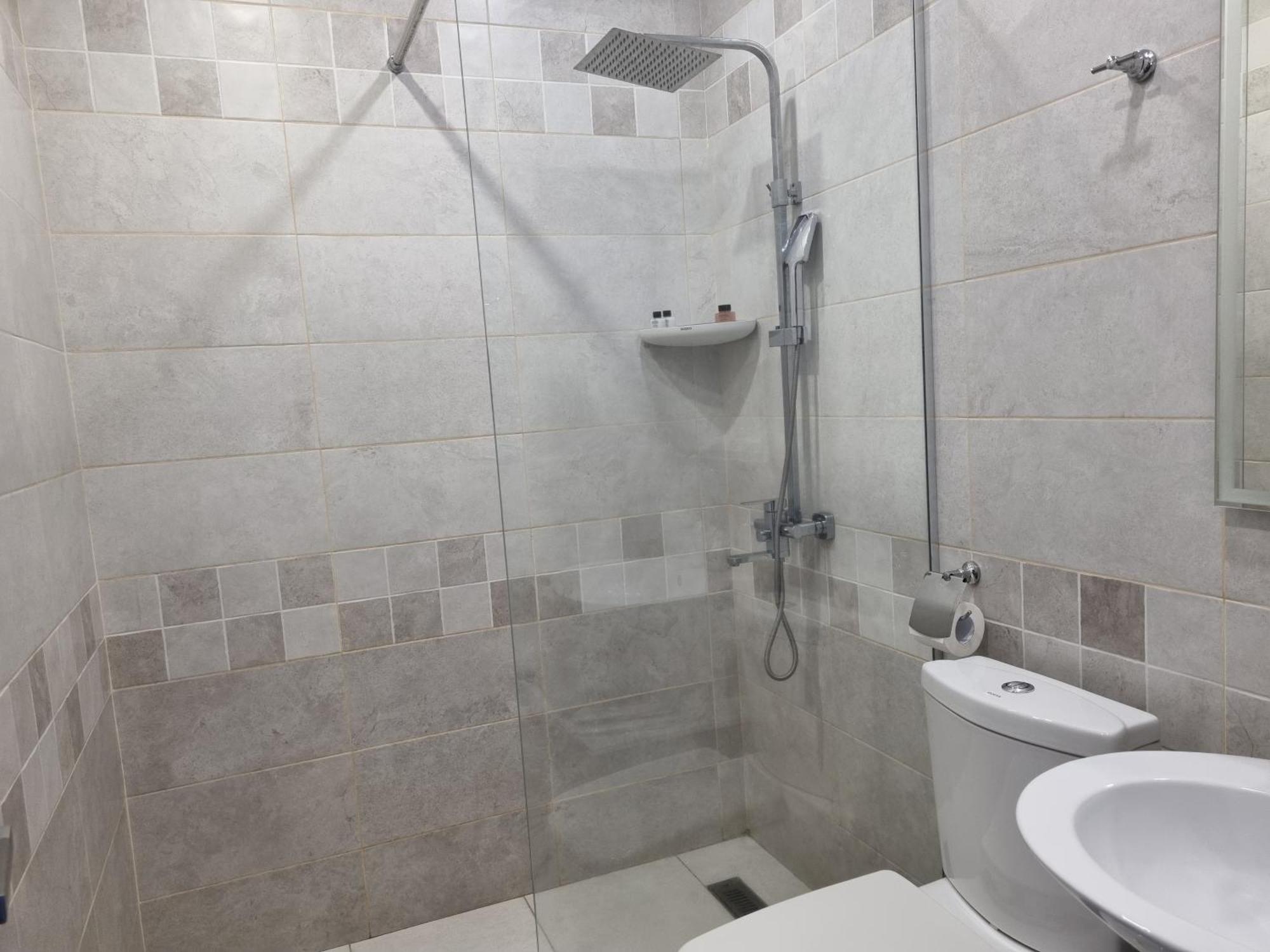 יירבאן Day Inn Hotel מראה חיצוני תמונה