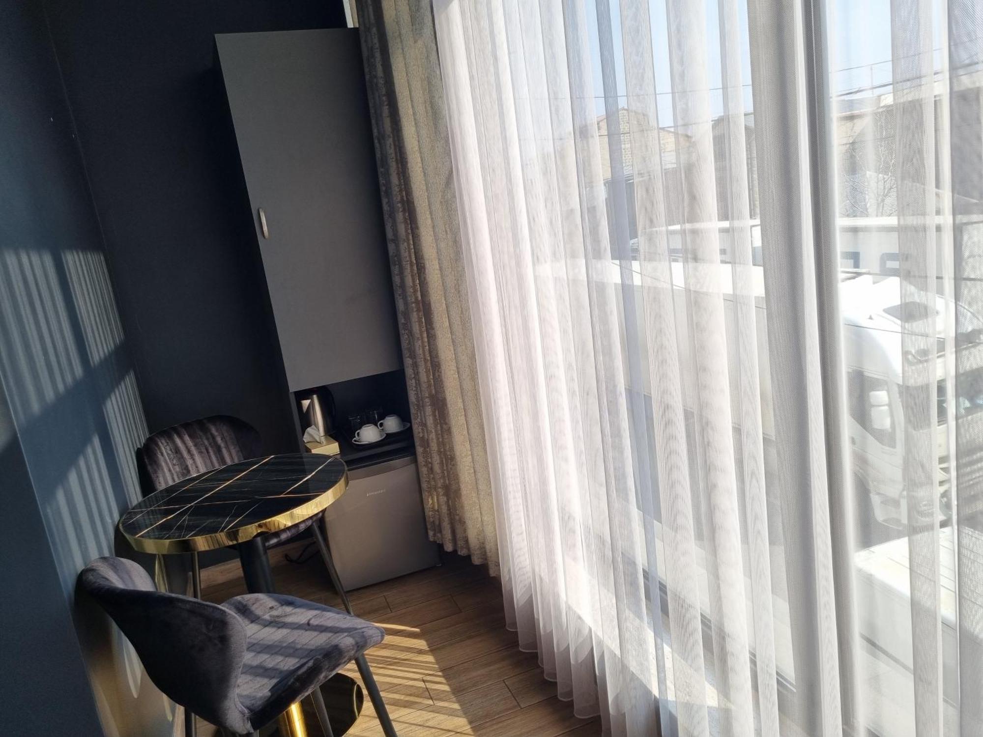 יירבאן Day Inn Hotel מראה חיצוני תמונה