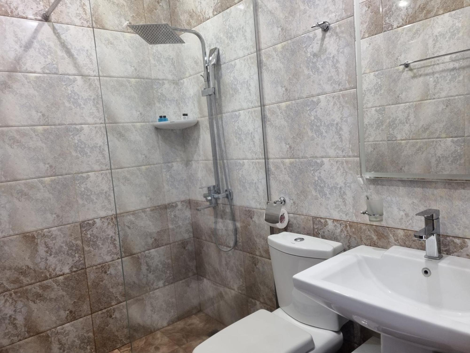 יירבאן Day Inn Hotel מראה חיצוני תמונה
