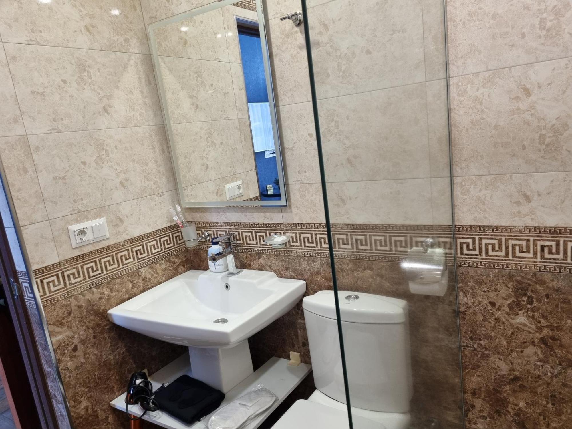 יירבאן Day Inn Hotel מראה חיצוני תמונה
