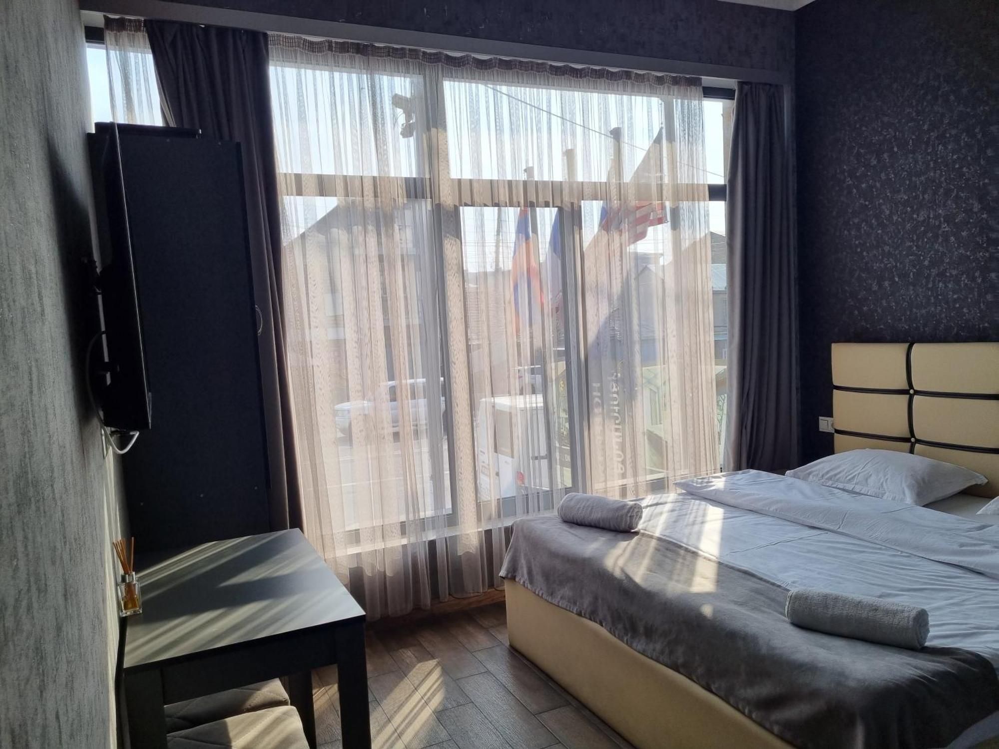 יירבאן Day Inn Hotel מראה חיצוני תמונה